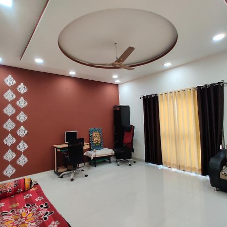 Rajlakshmi Niwas Apartment Solapur Bilik gambar