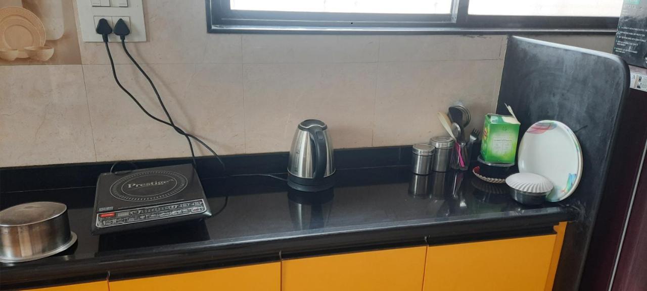 Rajlakshmi Niwas Apartment Solapur Luaran gambar