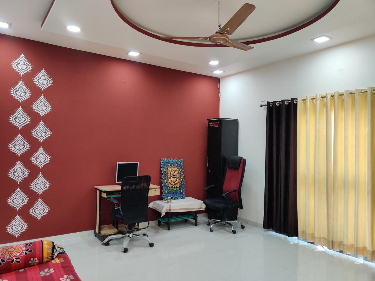 Rajlakshmi Niwas Apartment Solapur Bilik gambar