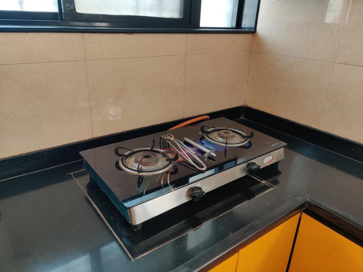 Rajlakshmi Niwas Apartment Solapur Luaran gambar