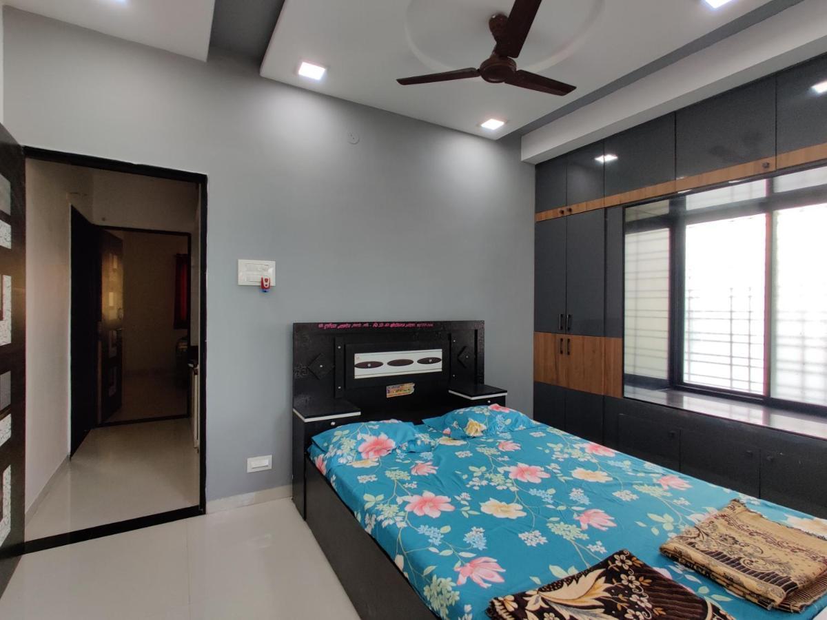 Rajlakshmi Niwas Apartment Solapur Luaran gambar