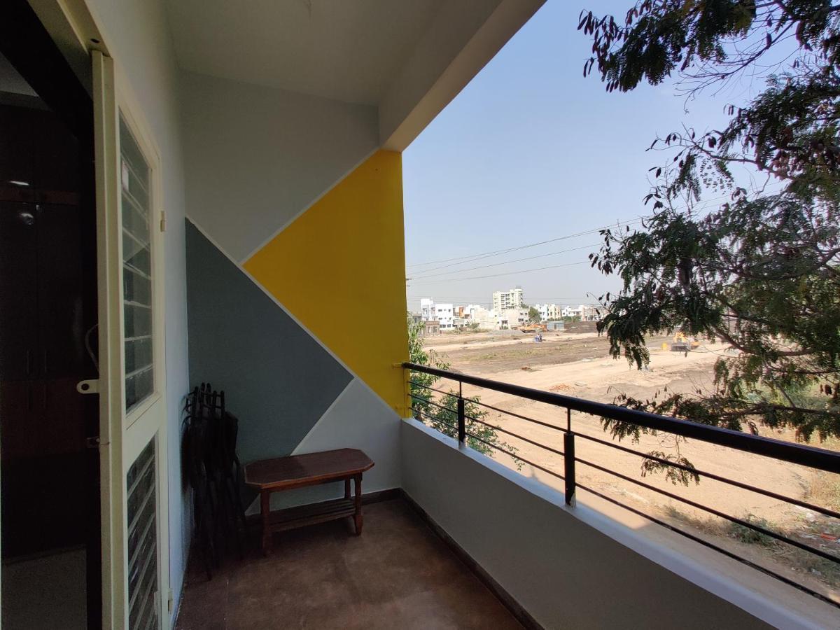 Rajlakshmi Niwas Apartment Solapur Luaran gambar
