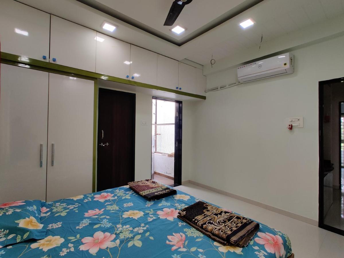 Rajlakshmi Niwas Apartment Solapur Luaran gambar